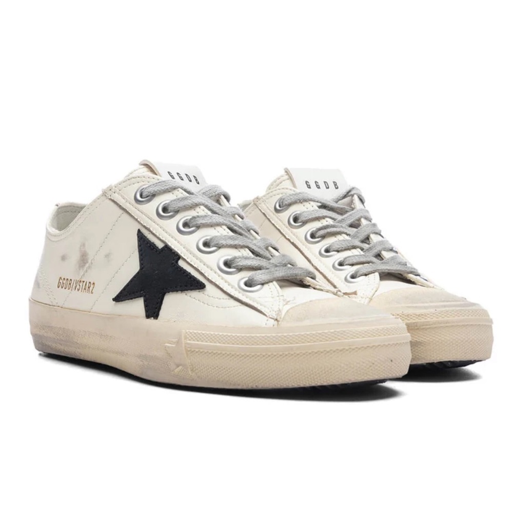 NWB - GOLDEN GOOSE V-star 2 Sneaker in Dirty White & Black size 39
